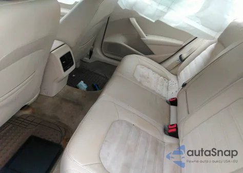 2015 Volkswagen Passat 1.8T Sel Premium z USA, uszkodzony, nr VIN 1VWCS7A30FC106235